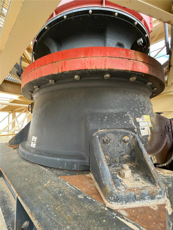 4 Units - Unused Sandvik Ch880 Std Cone Crusher)